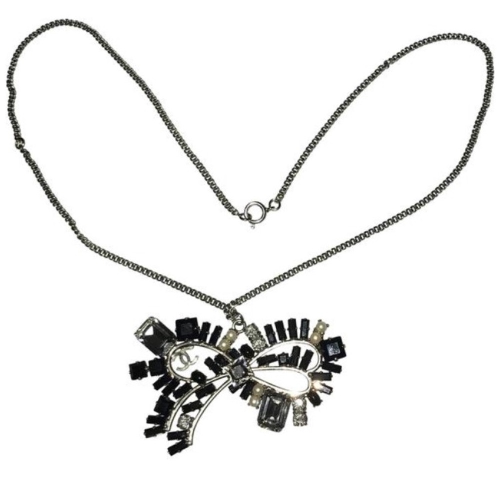 Chanel Bow Necklace Rare!